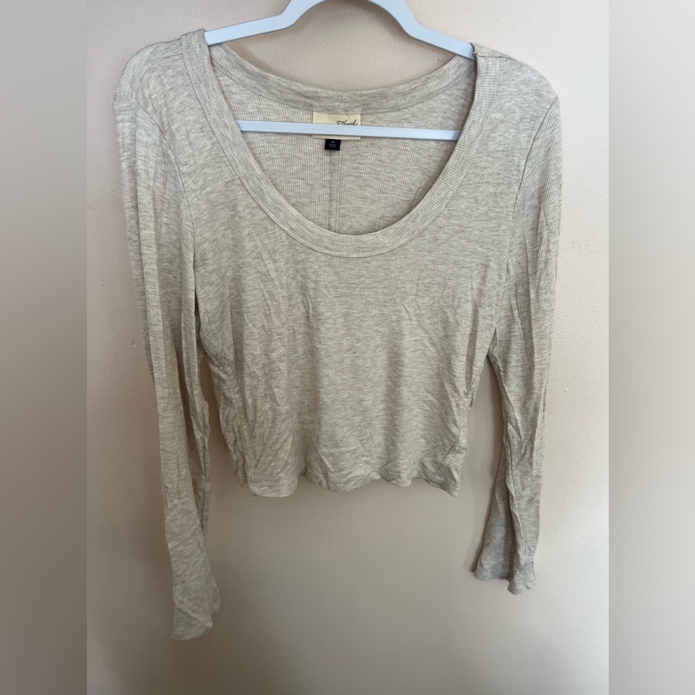 Universal thread, Cropped long Sleeve Beige